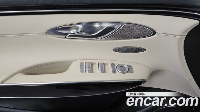 Genesis GV70 2022 — photo 29