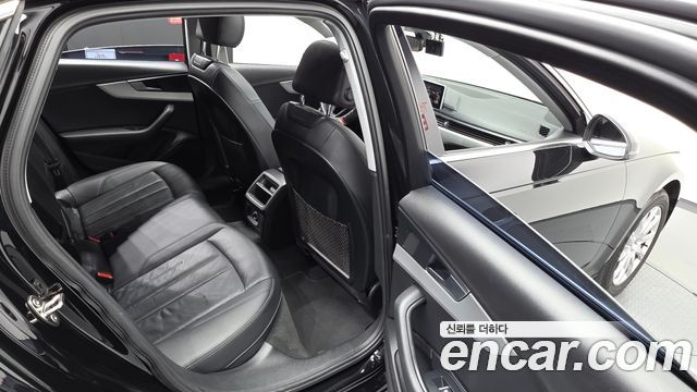 Audi A4 2016 — photo 17