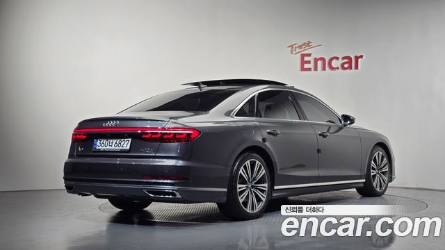 Audi A8 2021 — photo 2