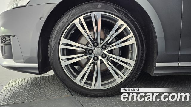 Audi A8 2021 — photo 5