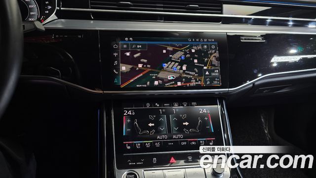 Audi A8 2021 — photo 18