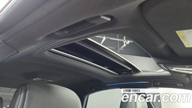 Audi A8 2021 — photo 21