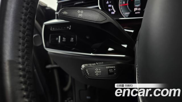 Audi A8 2021 — photo 27