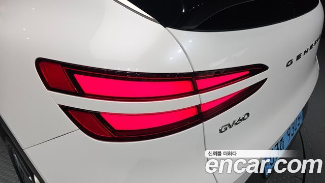 Genesis GV60 2022 — photo 9