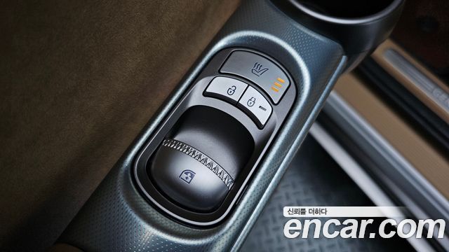 Genesis GV60 2022 — photo 28