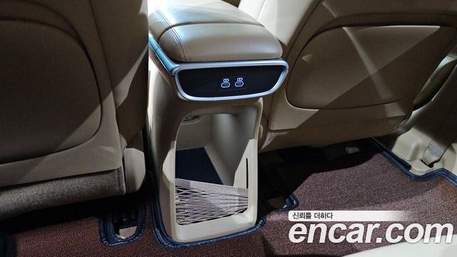 Genesis GV60 2022 — photo 29