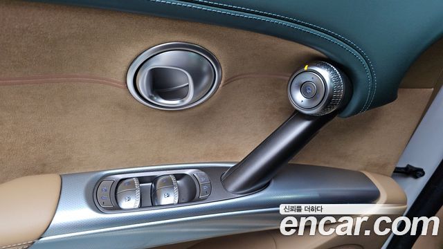 Genesis GV60 2022 — photo 32