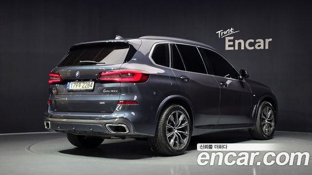 BMW X5 2021 — photo 2