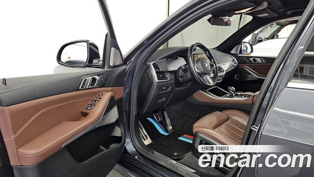 BMW X5 2021 — photo 10