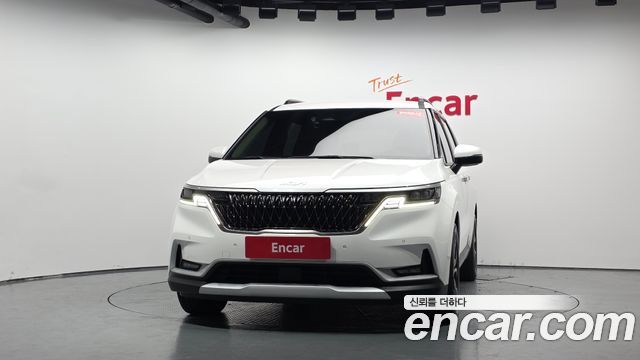 Kia Canival 2023 — photo 3