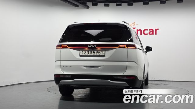 Kia Canival 2023 — photo 4