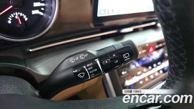Kia Canival 2023 — photo 24