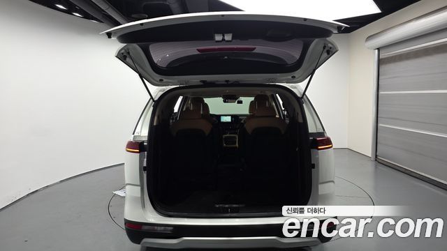 Kia Canival 2023 — photo 26