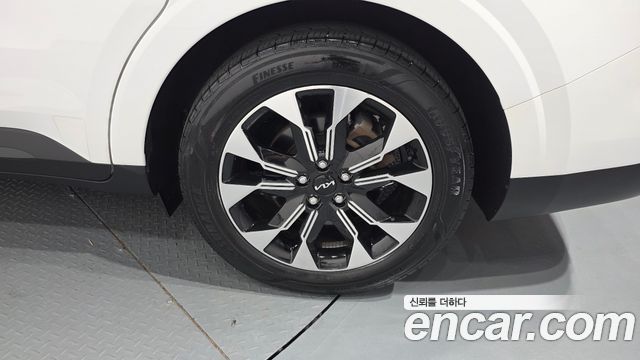 Kia Canival 2023 — photo 7