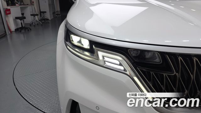 Kia Canival 2023 — photo 8