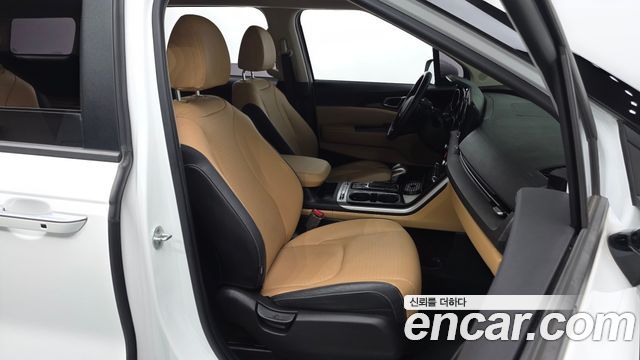 Kia Canival 2023 — photo 16