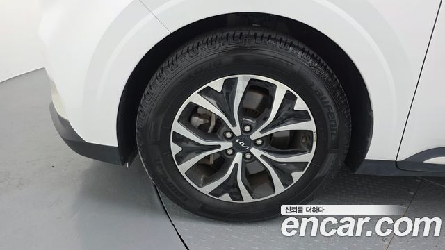 Kia Canival 2023 — photo 5