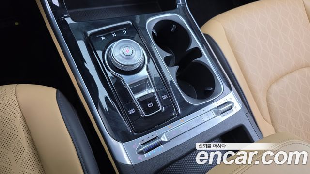 Kia Canival 2023 — photo 9