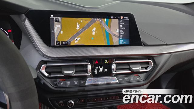 BMW 1-Series 2021 — photo 18