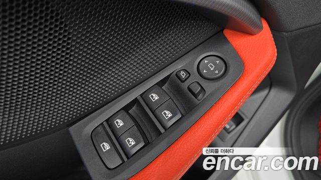 BMW 1-Series 2021 — photo 27