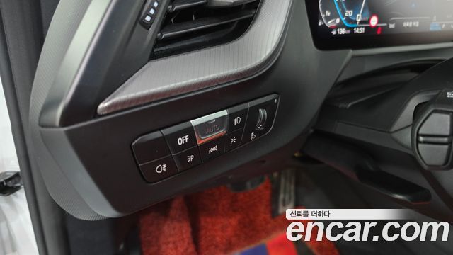 BMW 1-Series 2021 — photo 29