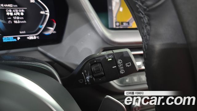 BMW 1-Series 2021 — photo 30