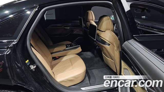 Audi S8 2020 — photo 17