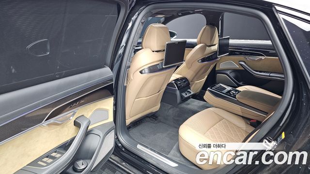 Audi S8 2020 — photo 18
