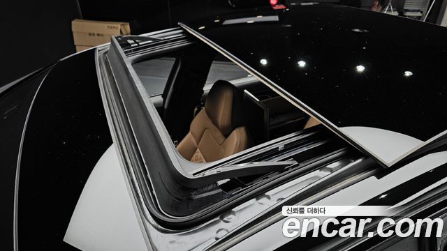 Audi S8 2020 — photo 25