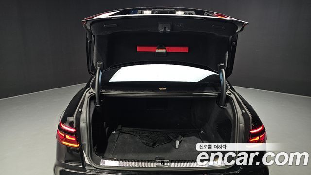 Audi S8 2020 — photo 26