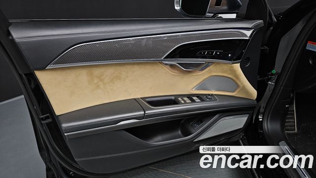 Audi S8 2020 — photo 14