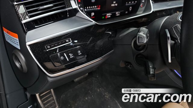 Audi S8 2020 — photo 28