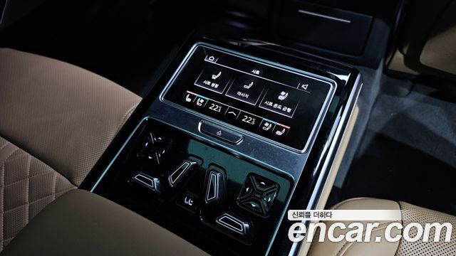 Audi S8 2020 — photo 33