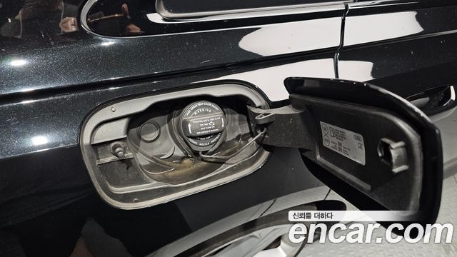 Audi S8 2020 — photo 38