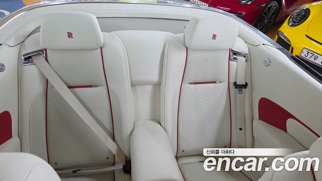 Rolls-Royce Dawn 2021 — photo 10