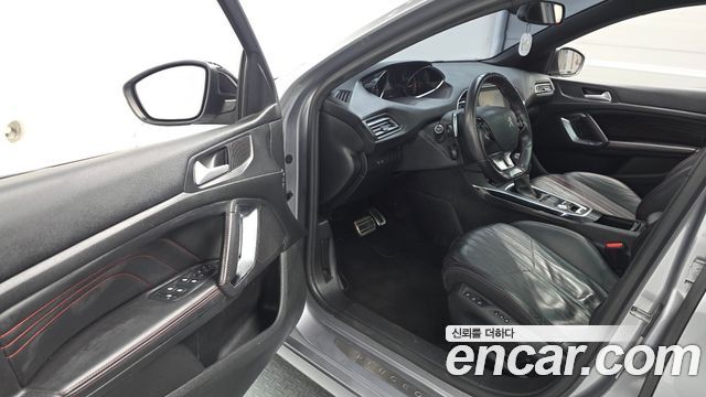Peugeot 308 2018 — photo 10