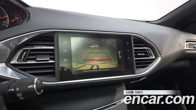Peugeot 308 2018 — photo 14