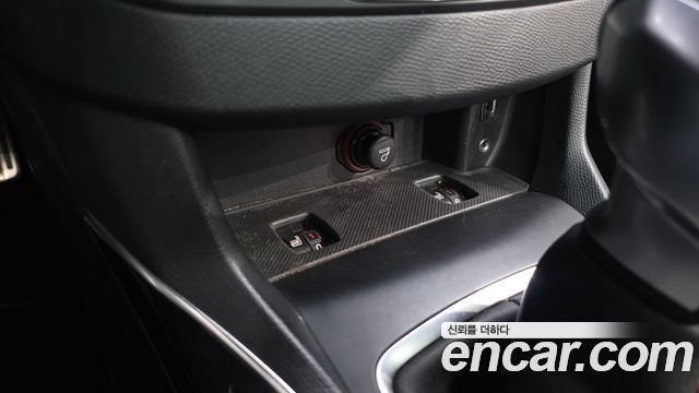 Peugeot 308 2018 — photo 17
