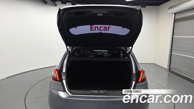 Peugeot 308 2018 — photo 20