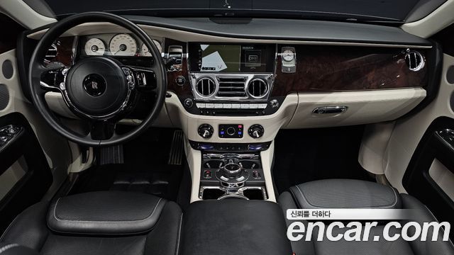 Rolls-Royce Ghost 2018 — photo 7