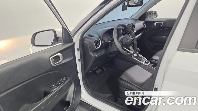 Hyundai Venue 2023 — photo 13