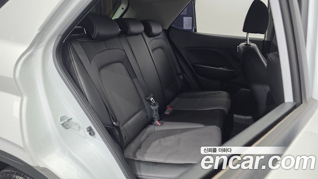 Hyundai Venue 2023 — photo 18