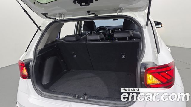 Hyundai Venue 2023 — photo 25