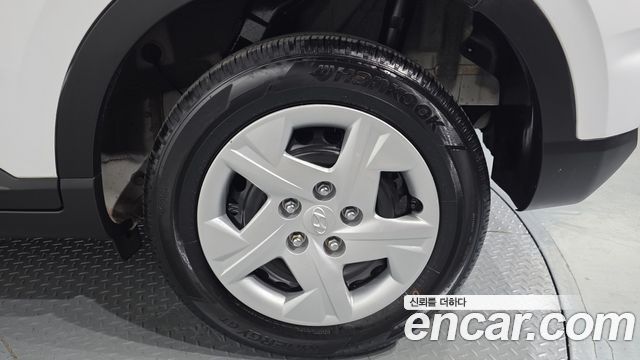 Hyundai Venue 2023 — photo 7