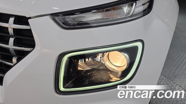 Hyundai Venue 2023 — photo 8