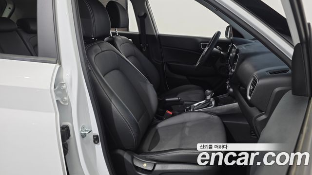Hyundai Venue 2023 — photo 16