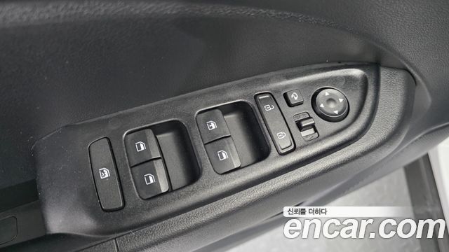 Hyundai Venue 2023 — photo 32