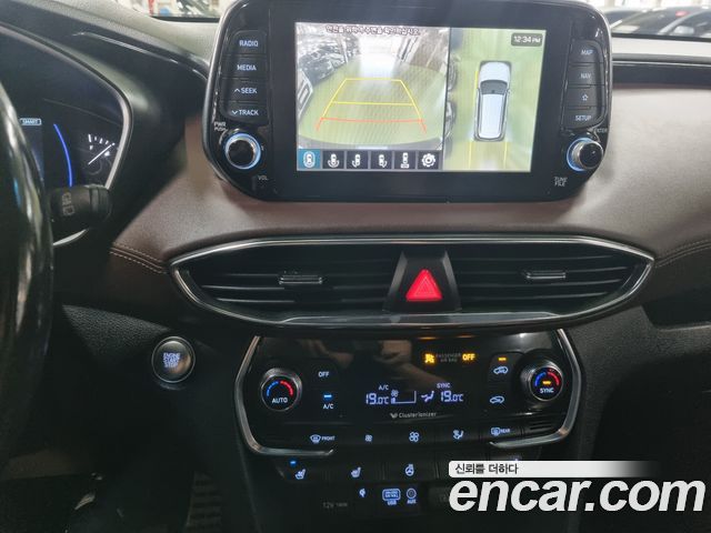 Hyundai Santafe 2019 — photo 17