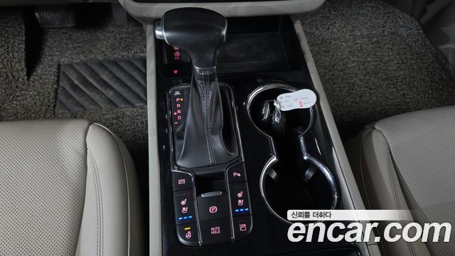 Kia Canival 2019 — photo 12