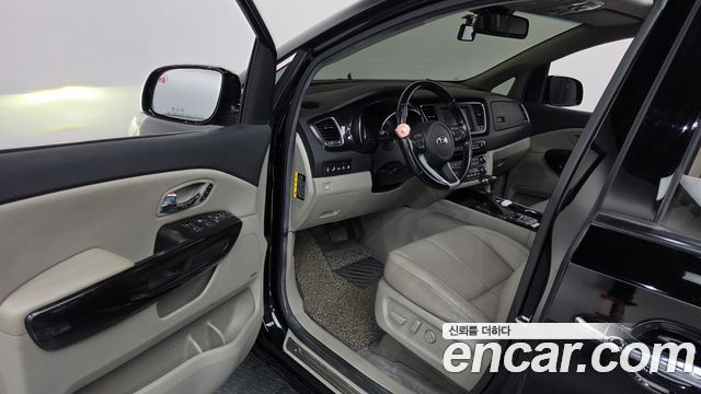 Kia Canival 2019 — photo 13